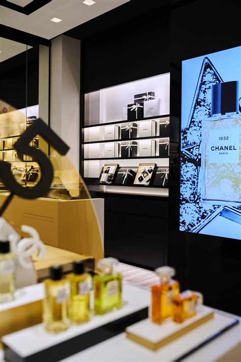 Chanel est arrivé a Prague. Dlouho toužebně .